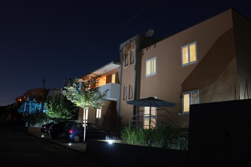 Apartment Gamma With Hydromassage Mini Pool Near Split Žrnovnica エクステリア 写真