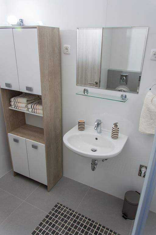Apartment Gamma With Hydromassage Mini Pool Near Split Žrnovnica エクステリア 写真