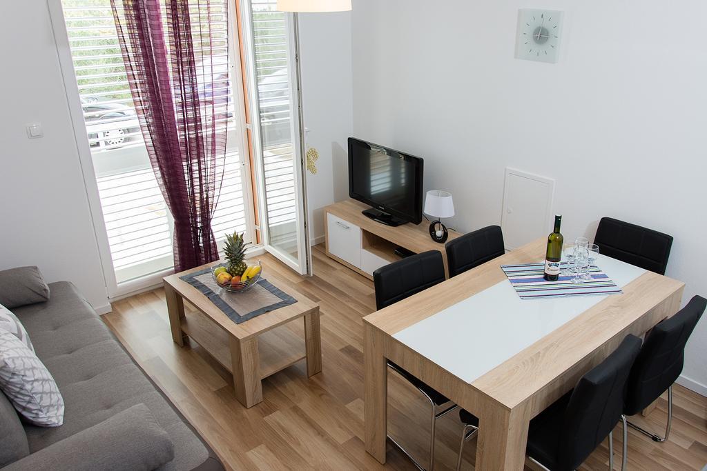 Apartment Gamma With Hydromassage Mini Pool Near Split Žrnovnica エクステリア 写真