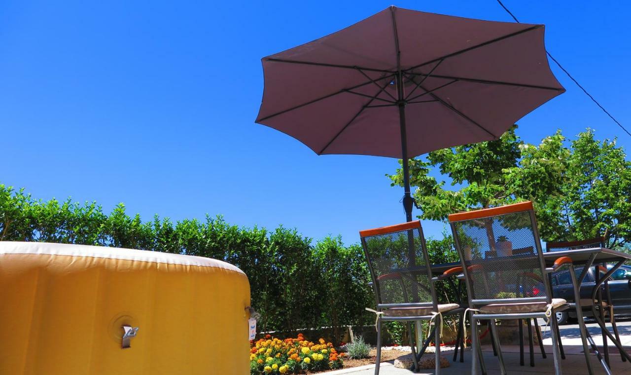 Apartment Gamma With Hydromassage Mini Pool Near Split Žrnovnica エクステリア 写真